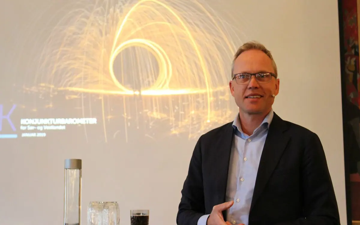 Sjefsøkonom Kyrre M. Knudsen i SR-Bank presenterer årets konjunkturbarometer tirsdag 31 mai kl. 11.30 i 42.