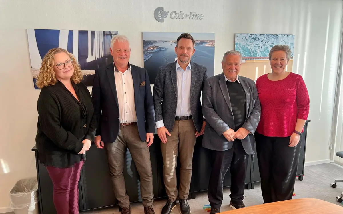 Fra venstre: Sylvia Didriksen (Strategic Procurment Manager) Thomas Gudbjerg (Konserndirektør komersielt & hotelom bord) begge fra Color Line. Roar Hall (Konserdirektør renhold) Tore Monsen (konserndirektør) og Grete Hansen (kontraktsansvarlig) alle tre fra Toma.