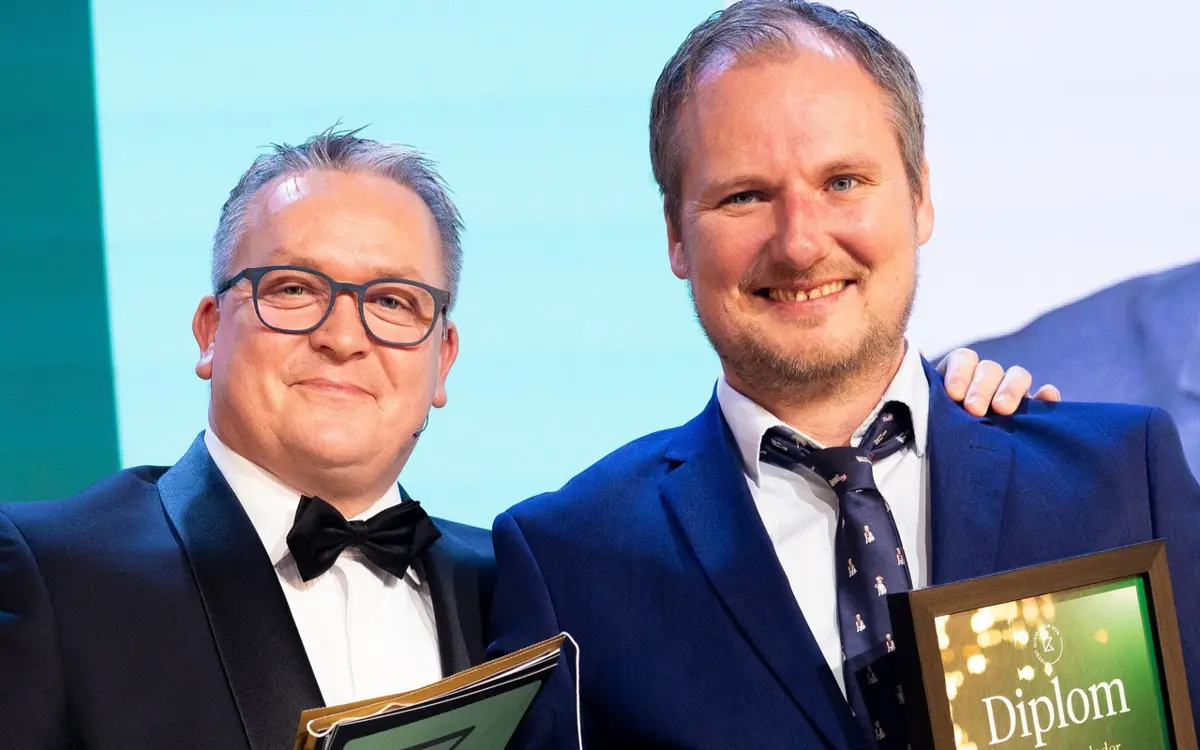 Administrerende direktør i Krogsveen Stian Kløfta og daglig leder Alex Modahl. (Foto: Krogsveen)