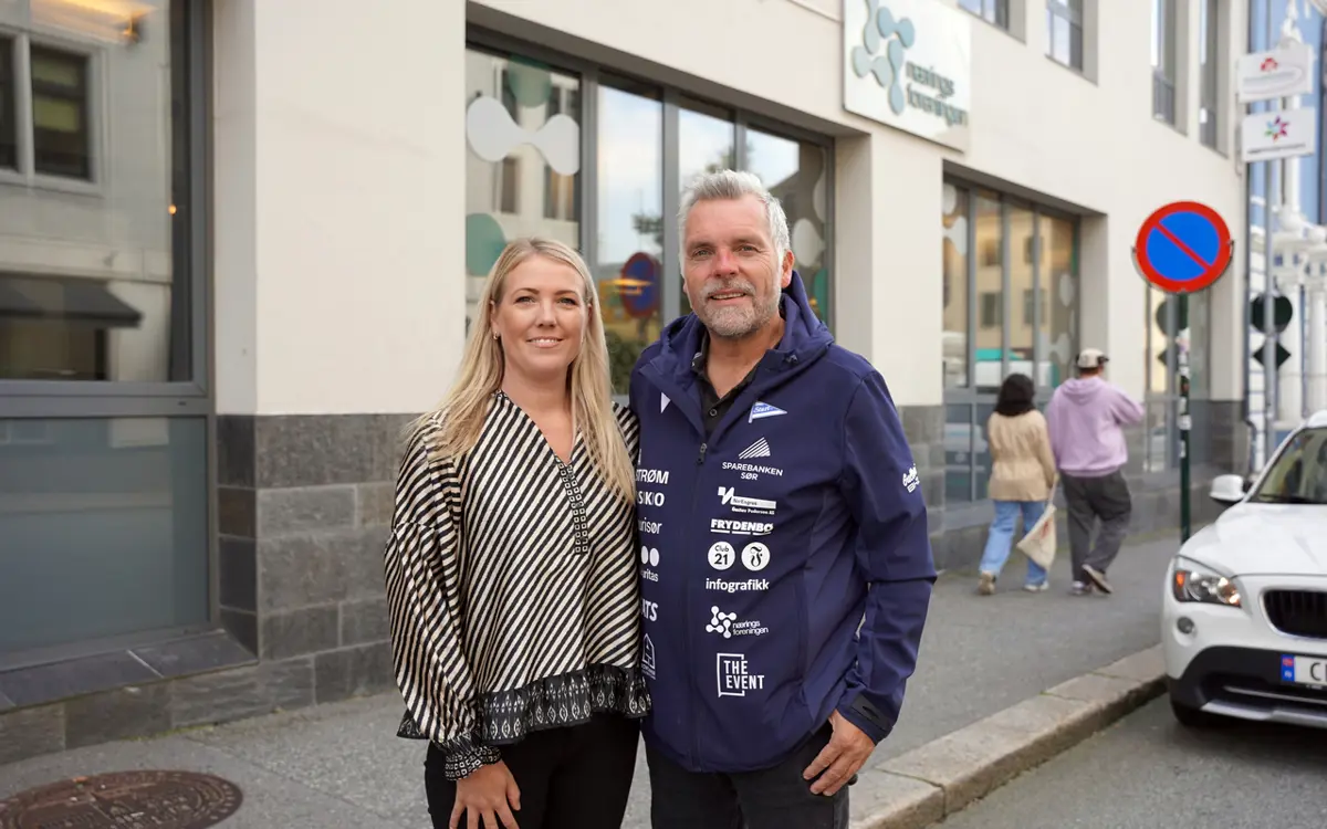 Markedssjef for IK Start Kvinner, Espen Kronborg og Trine Haugland, markedsansvarlig i Næringsforeningen.