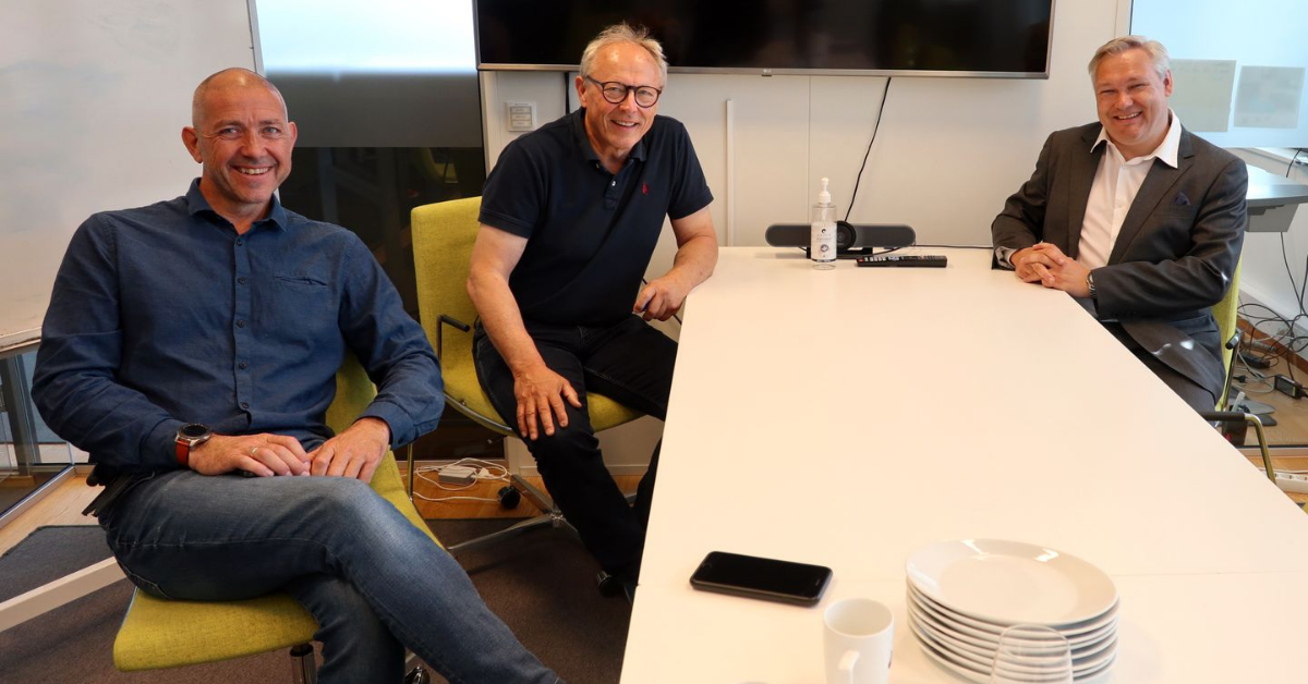 Harald Hagvåg fikk storfisk på kroken da han valgte å selge til 4Service Eir Renhold. Fra venstre Thor Richard Gjermunds, Driftssjef Agder (tar over for Harald), Harald Hagvåg (tidligere daglig leder Tidy Crew) og Patrick Malnes (Direktør Eir Renhold). 