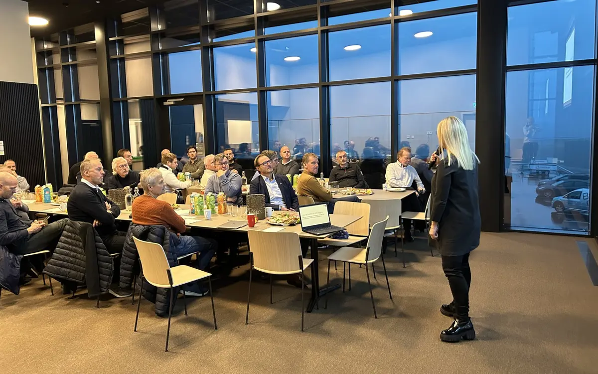 – Vi får mange spørsmål om når den nye veien åpner, og svaret er så fort som mulig, sa prosjektutviklingssjef Benedichte Limmesand Hellestøl i Nye veier.  Foto: Roar Osmundsen.