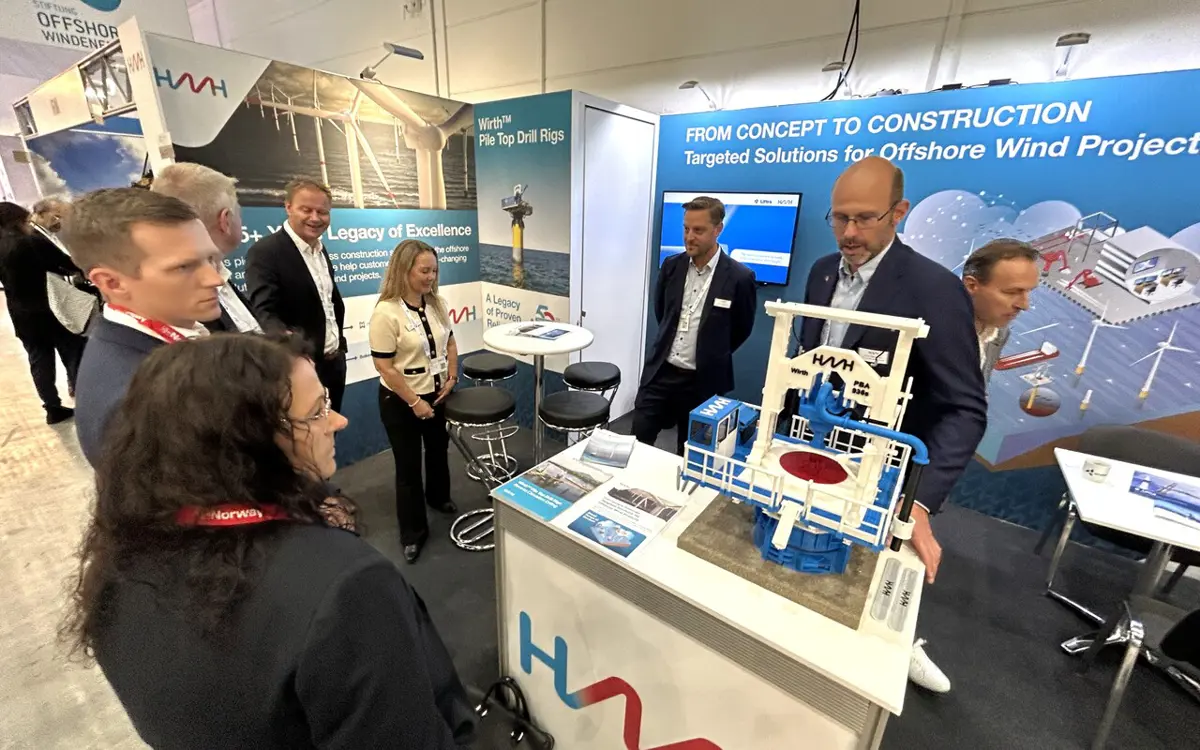 HMH, et selskap som tradisjonelt har vært kjent for olje- og gassindustrien, presenterte nyheter på havvindmesse i Hamburg. Ordfører Mathias Bernander deltok for å støtte opp om næringslivets satsing.