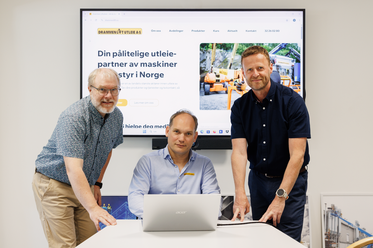 Etter å ha samlet hele IT-leveransen hos Bitpro, har Drammen Liftutleie fått bedre flyt i hverdagen. f.v. Erik Grøtnes (Bitpro), Stian Olsen (Drammen Liftutleie), Sven David Hildebrandt (Bitpro). Foto: Pixel & Co