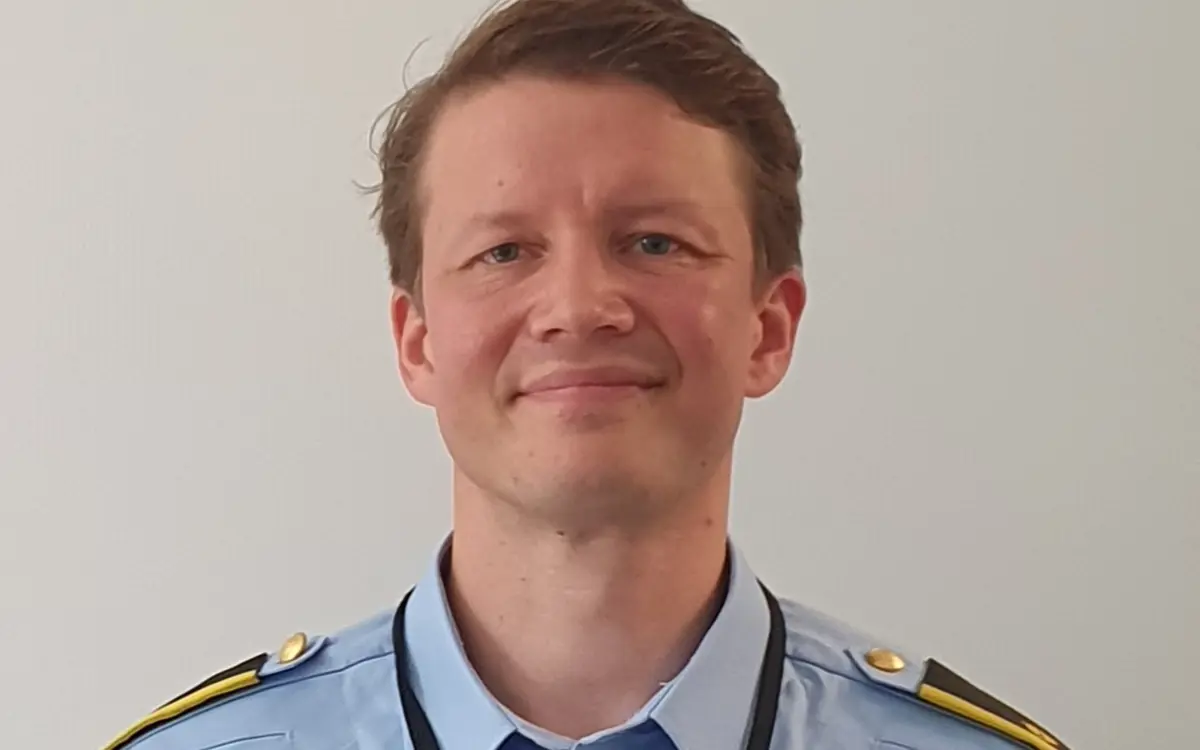 Eirik Berg Thorsrud er næringslivskontakt i Agder politidistrikt. Han peker på flere tiltak som bedriftene kan iverksette for å avverge bedragerihandlinger.