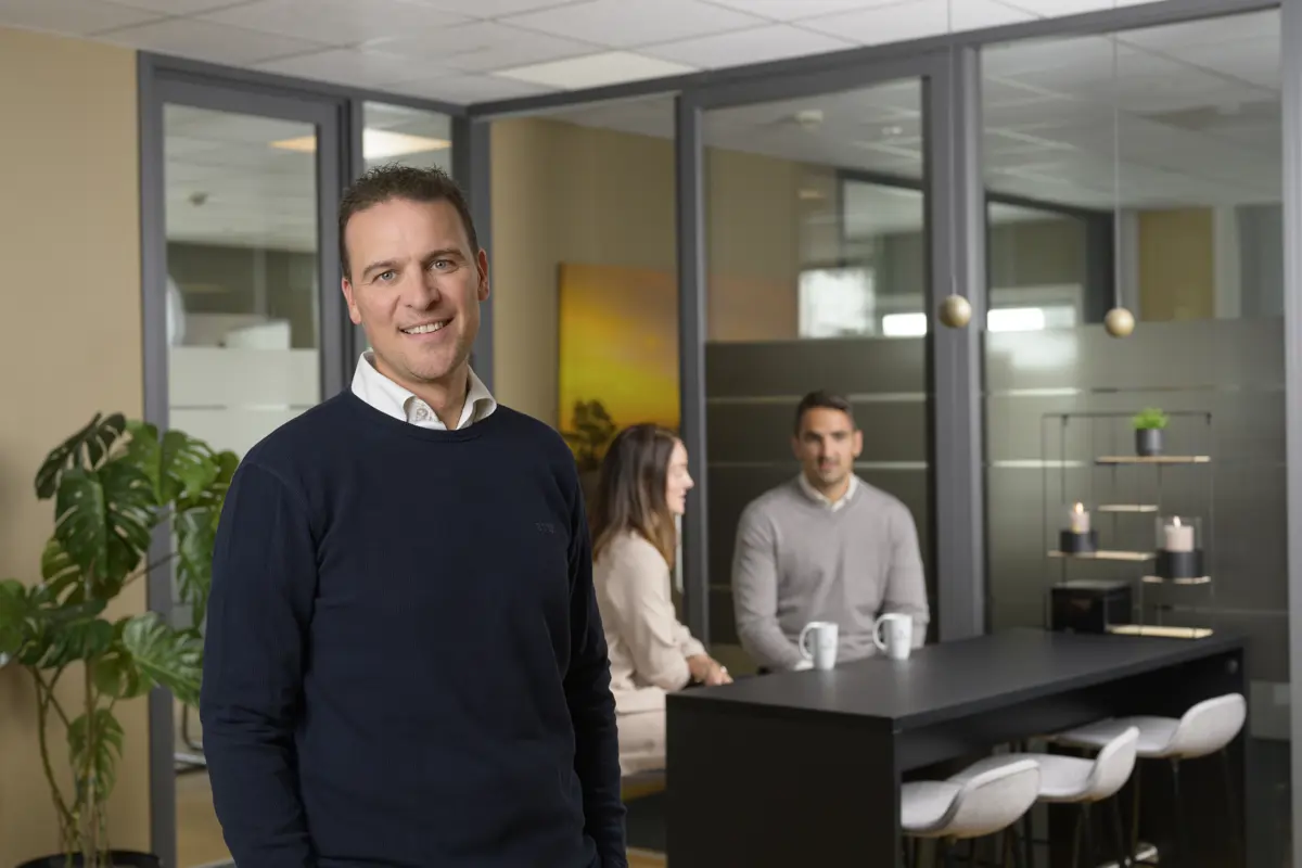 Rolf Michaelsen, Qualified Professionals.