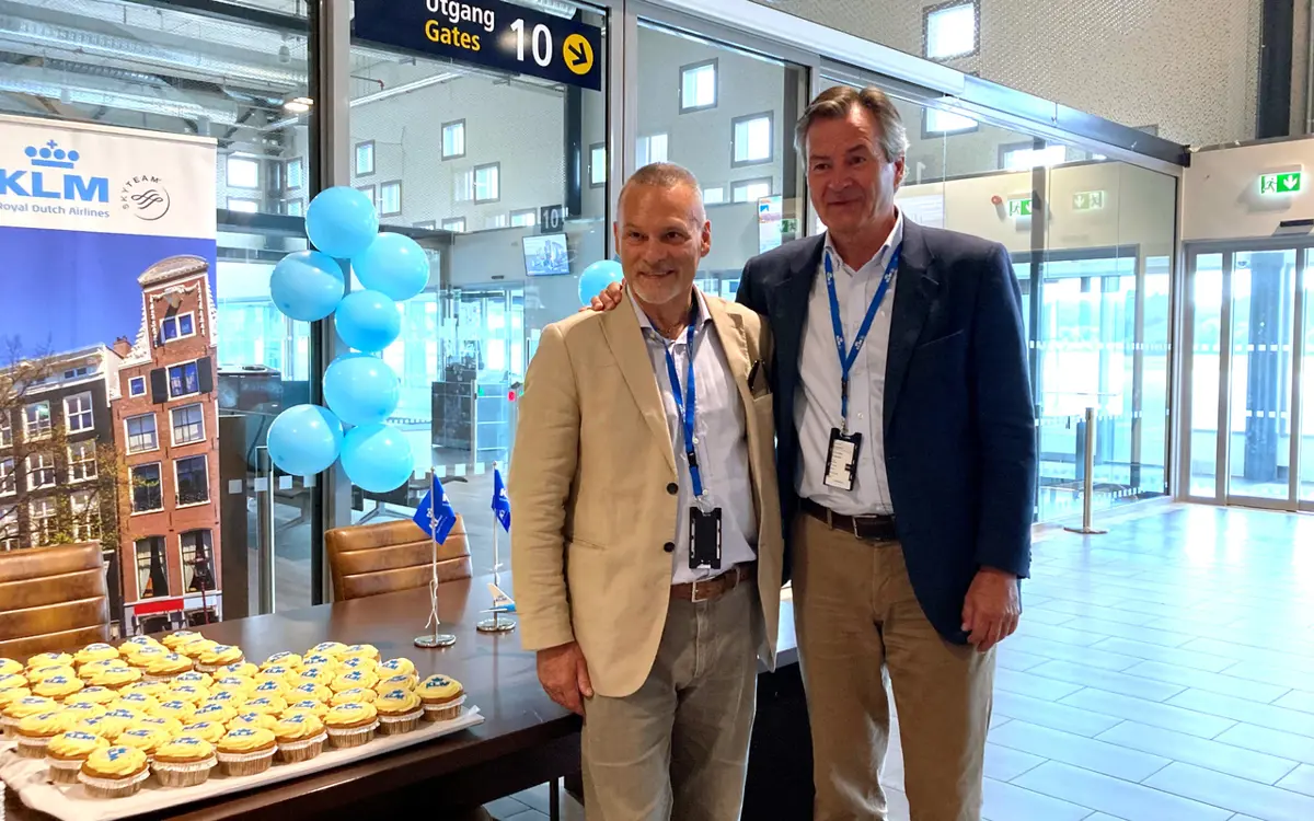 Beniamino Patrono og Halvor Gløersen, henholdsvis key account manager og Air France KLM Salgsdirektør i KLM.