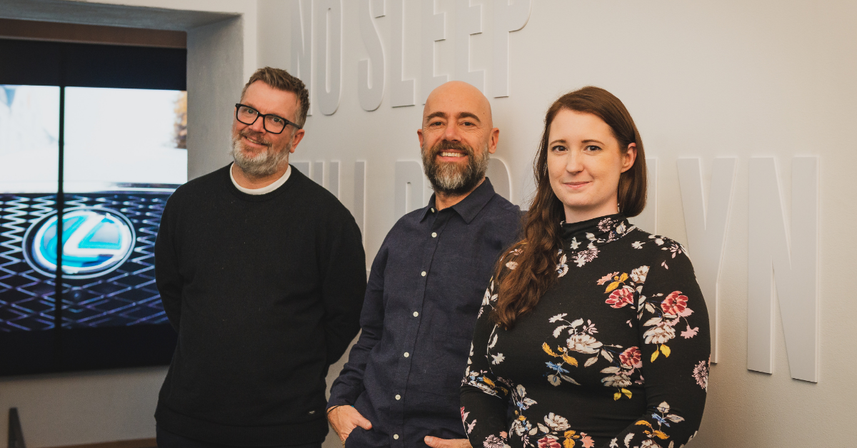 Fra høyre: Kristin Hansen fra Hörmann og Aris Theophilakis og Terje Ugland fra Nosleeptillbrooklyn.