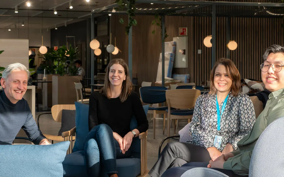 Rune Berntsen, Katharina Scherger, Bjørg Aadnevik og Khiem André Nguyen på befaring i den nye kantinen i Quadrum. 