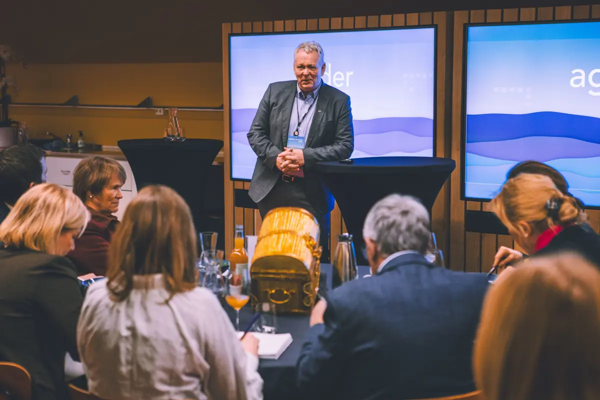 Hans Petter Thomassen i Kitron viste til hvordan europeisk forsvarsindustri har tatt store steg de siste årene, både når det gjelder produksjonsmetoder, tempo og kostnadskontroll. Foto: Henrik Kyte Assmann.