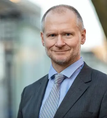 Henning2.jpg