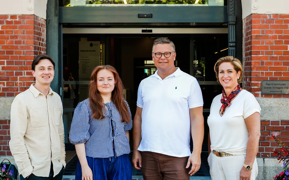 Fra venstre: Even Andreas Lie (Prosjektleder for Work Without Borders i Kristiansand kommune), Olea Magdalene Norset (Prosjektleder for Studenttrivsel), Bernt Jørgen Stray (Næringssjef i Kristiansand kommune) og Birthe Helland (Ansvarlig for Relocation Agder)