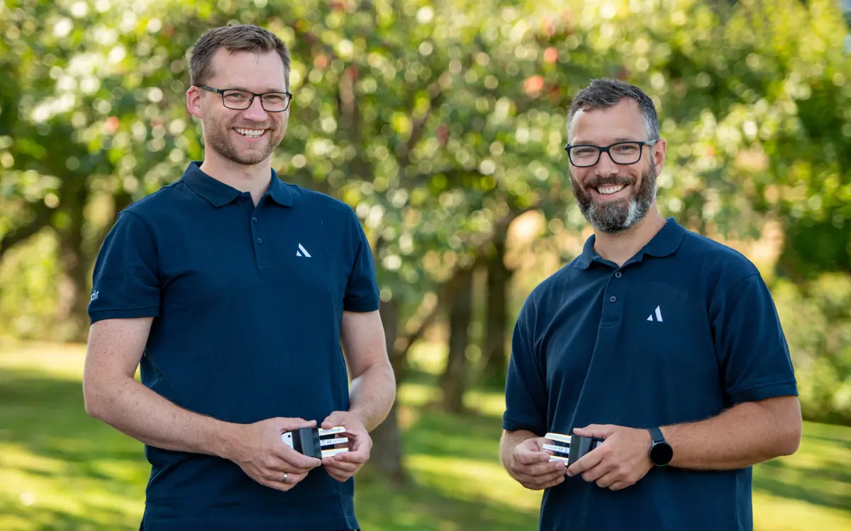 André Skoog Bondevik og Svein Arild Frøshaug er grunnleggerne av Agdir. Etter at de tok UiA-kurset bærekraft og lønnsomhet kan de smile over gode resultater. Foto: Tonje Jakobsen