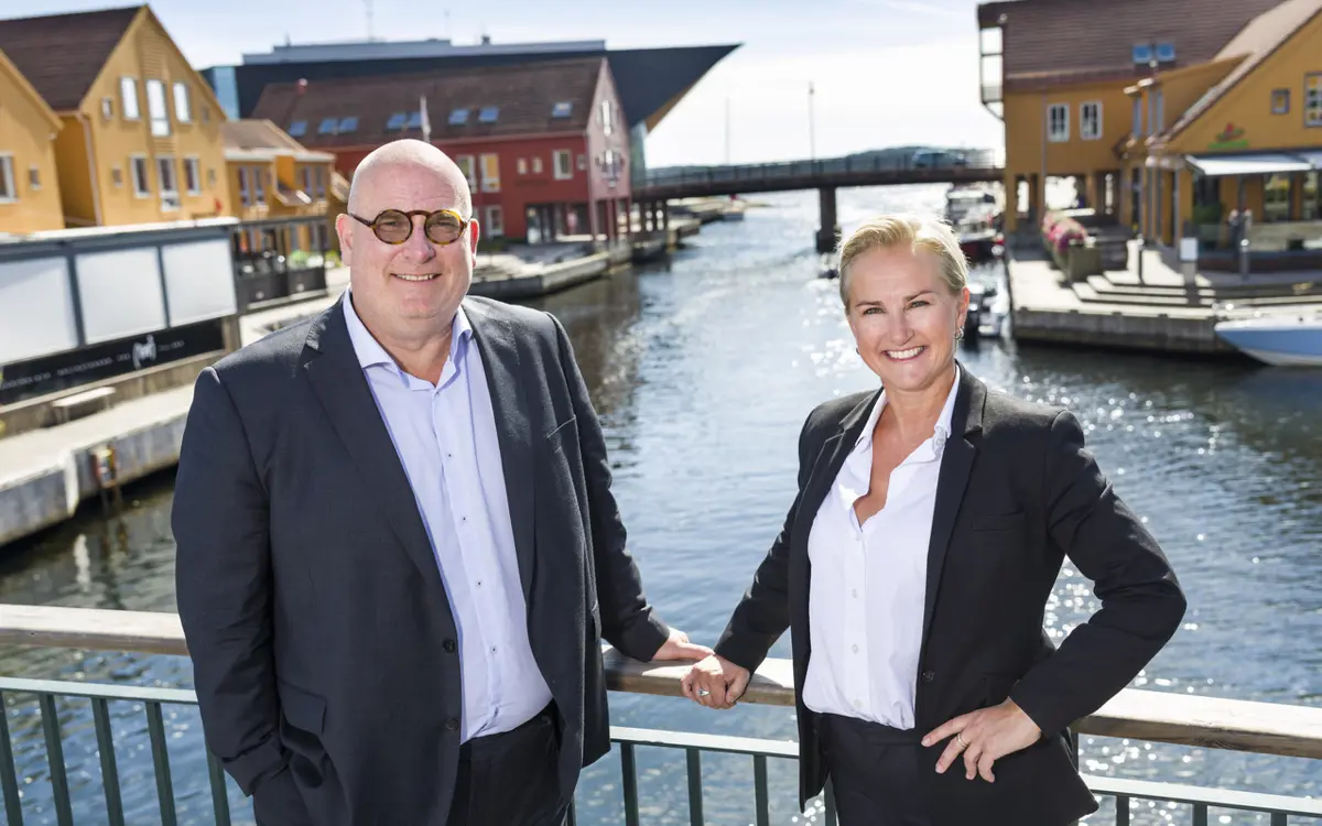 Hallstein Holbekk og Astrid Nuland er i gang som formuesforvaltere ved Kristiansand-kontoret til Kraft Finans.