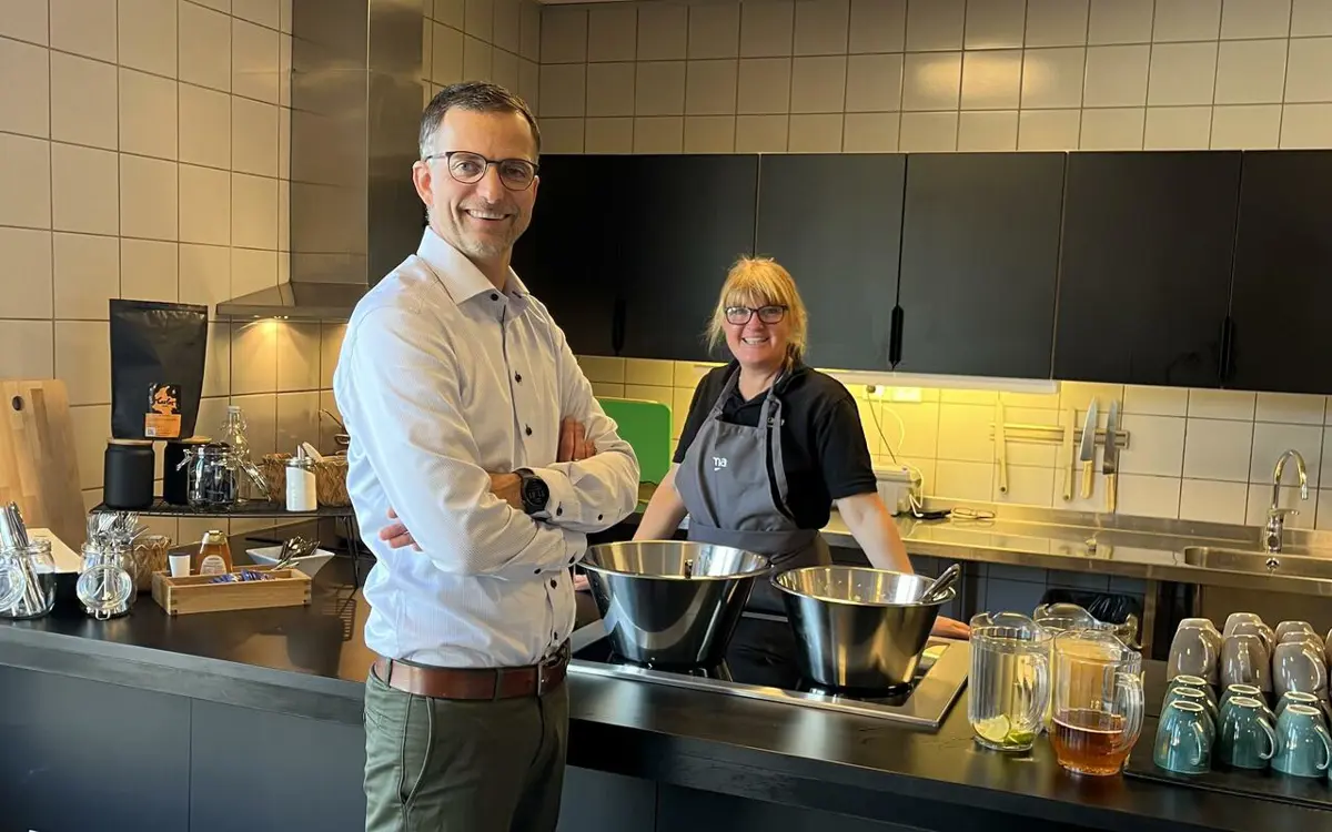 Kenneth Skeik fra Oksøy Eiendom og Ranni Berentsen fra Toma. (Foto: Toma)