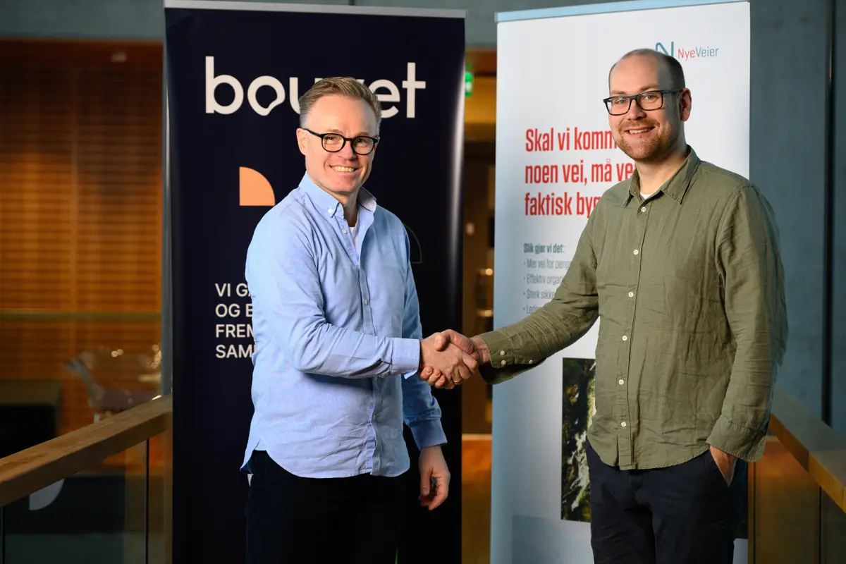 Andreas Brovig, leder for IT, analyse og digitalisering i Nye Veier AS og Morten Njåstad Bråten, kundeansvarlig for Nye Veier i Bouvet Foto: Håkon Rossebø, Bouvet.