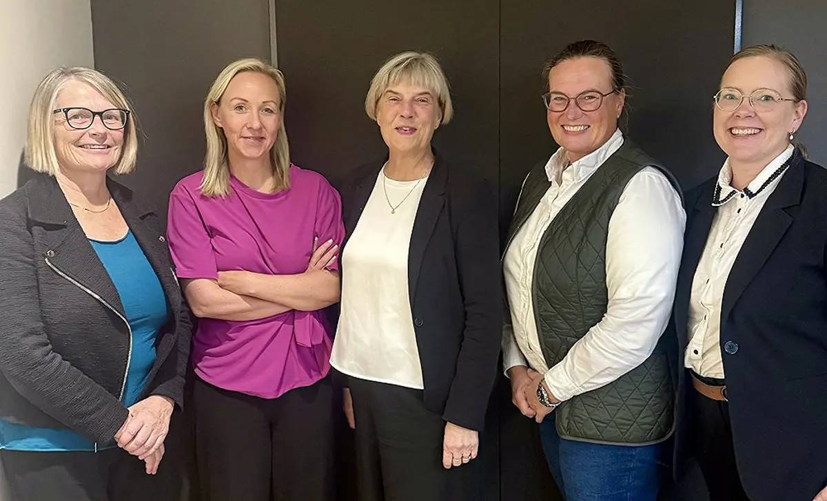 Overordnet styringsgruppe i Flere i arbeid, fra venstre: Sunniva Whittaker, Ingrid Michalsen, Camilla Bruno Dunsæd, Tine Sundtoft og Agnete Lange-Lundetræ.