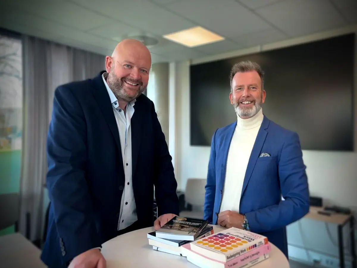 Øystein Tønnessen t.v og Bjørn-Tore Flåten. (Foto: UiA)