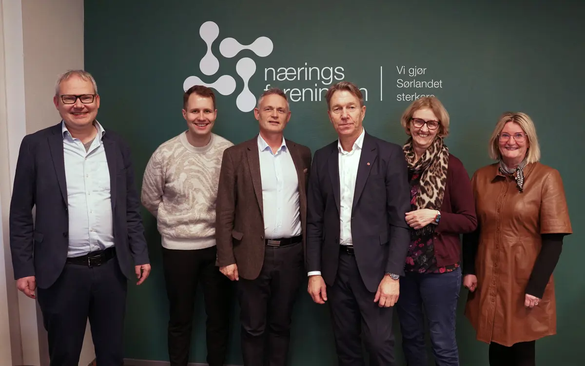 Næringsforeningens Trond Backer og Roar Osmundsen sammen med Arbeiderpartiets Terje Aasland, Kai Steffen Østensen, Kari Henriksen og Gro Bråten.