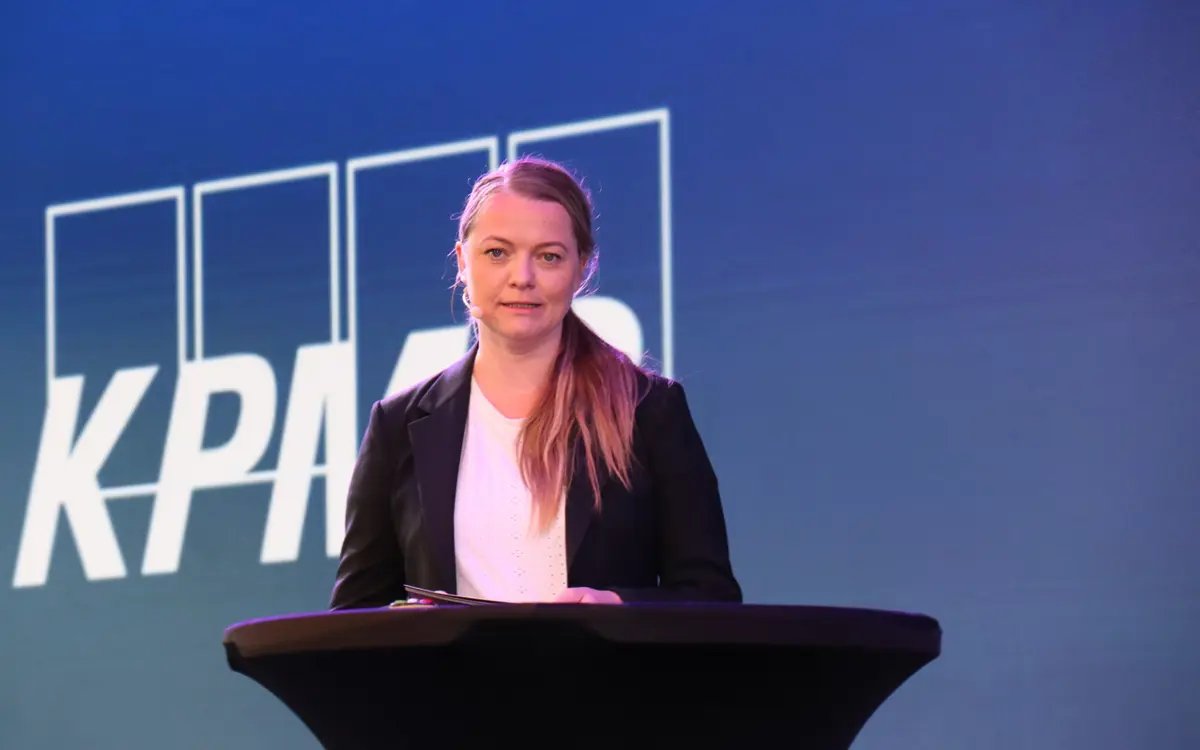 Gunn Marit Schjetne, leder av KPMG Sørlandet, inviterte til  konferansen 5. mai på Thon hotel Norge i Kristiansand, med innlegg og diskusjon om hvordan vi kan få de kloke hoder til Sørlandet og beholde studentene.