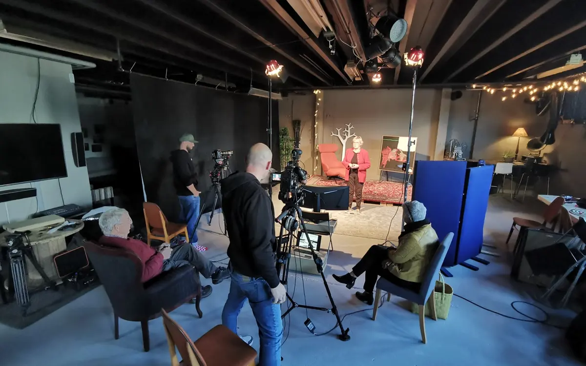 AmodeiVisual ønsker velkommen til sitt nye studio på 180 Kvm. Foto: AmodeiVisual