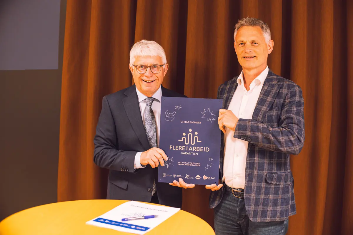 FIA-signering med Agder fylkeskommune: Arne Thomassen og Trond M Backer. Foto: Helena Frustøl Andås 