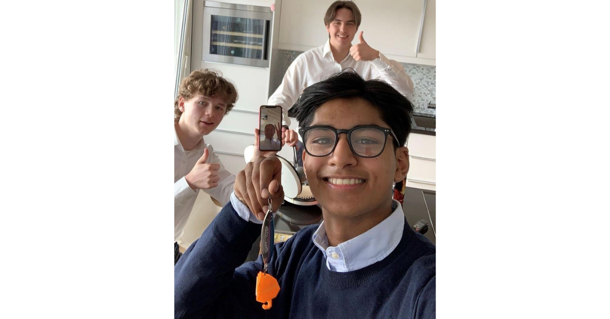 Rahim Hansson i front. Utover ham består ungdomsbedriften HookProtect UB av Anna Olsen, Stian Bondevik og Fredrik Færavaag. Foto: Privat