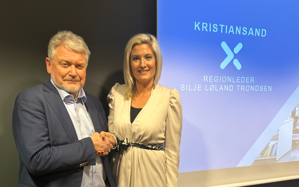Fv: Regiondirektør Eirik Thun og Silje Løland Trondsen da ansettelsen var klar. 