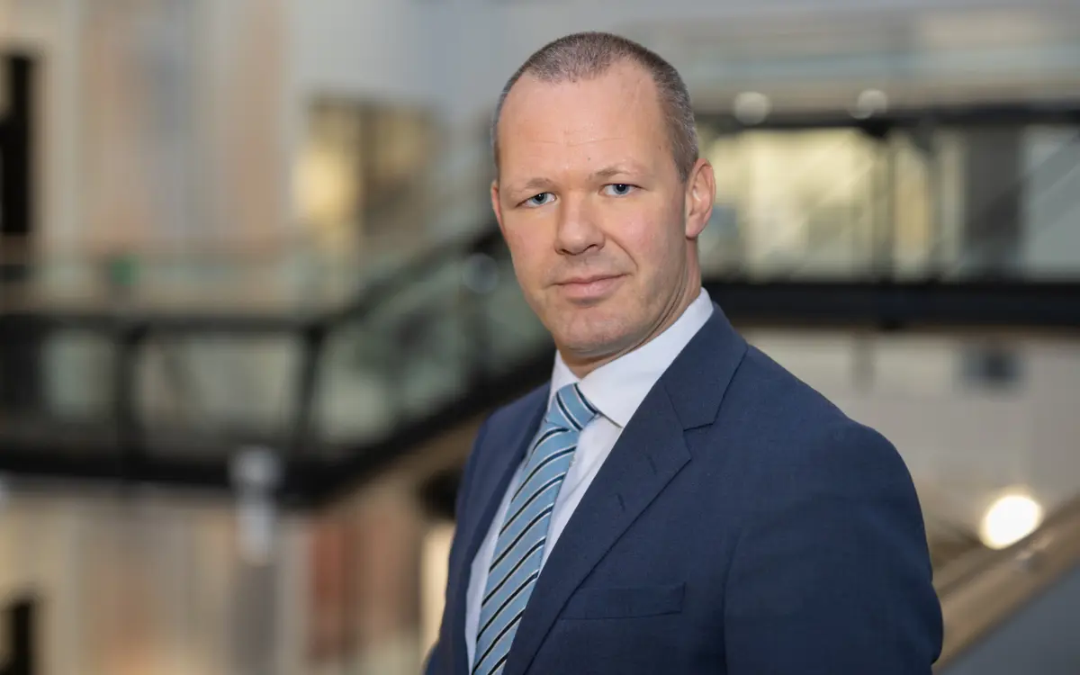 Sjeføkonom Tore Grobæk Vamraak advarer mot de langsiktige effektene av økte tollsatser. (Foto: Sparebanken Sør.)
