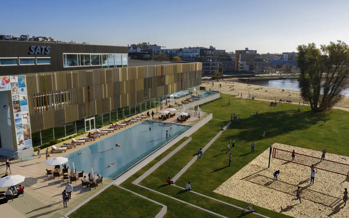 Illustrasjon av hvordan uteområdet er tenkt utformet. Daglig leder Vibeke Holm Ruud er svært fornøyd med å kunne gå i gang med det planlagte utebassenget.
