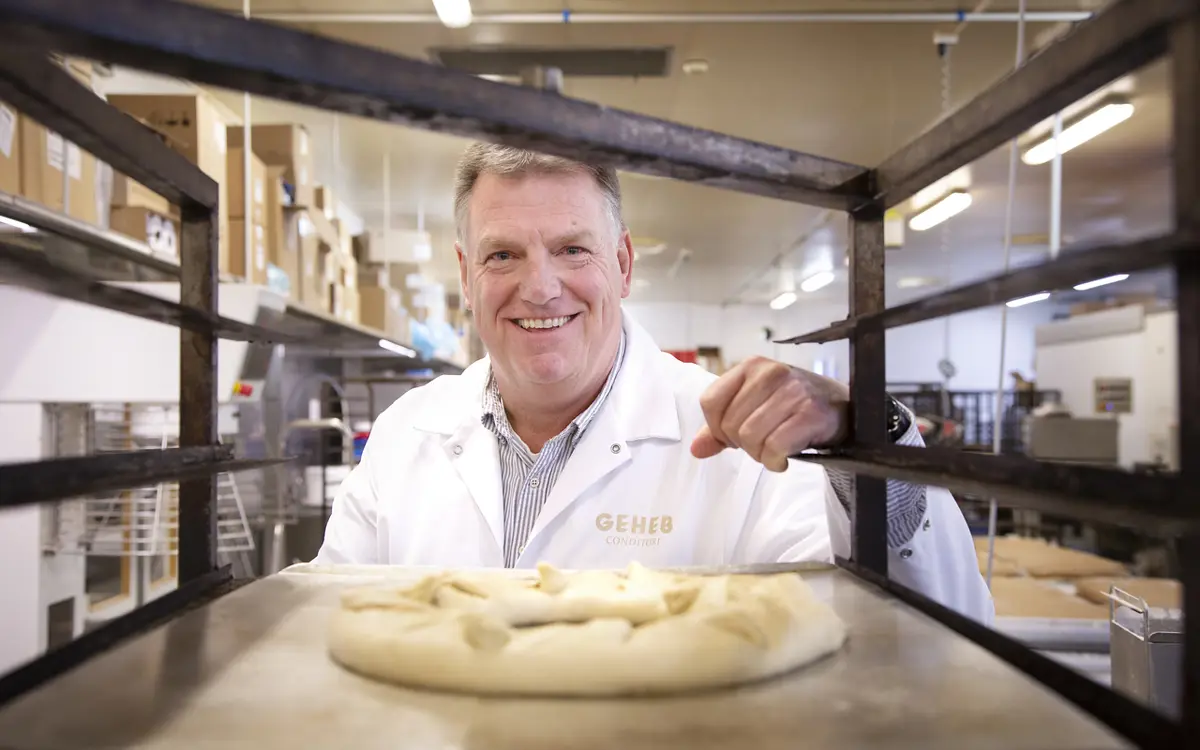 – Vi har jobbet mye med å binde sammen alle menneskene i bedriften, sier Kjetil Hodne, som er daglig leder ved Geheb Conditori.