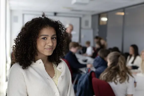 Ungdom får innblikk i arbeidslivet gjennom bedriftsbesøk