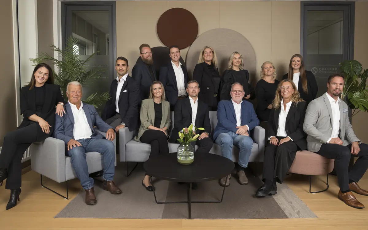Bemanningsbyraaet blir en del av Qualified Professionals. Her er alle de ansatte samlet. (Foto: Qualified Professionals.)