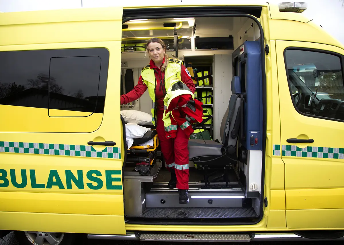 - Det verste er at vi ikke alltid vet hva som venter oss, sier ambulansearbeider Marita Nesland Næss.