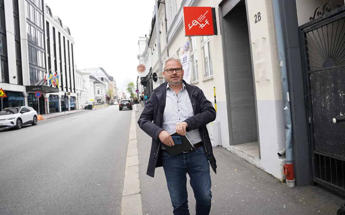 Næringspolitisk leder Roar Osmundsen oppsummerer statsbudsjettet for 2025 som regjeringen la frem mandag morgen. (Foto: Næringsforeningen)