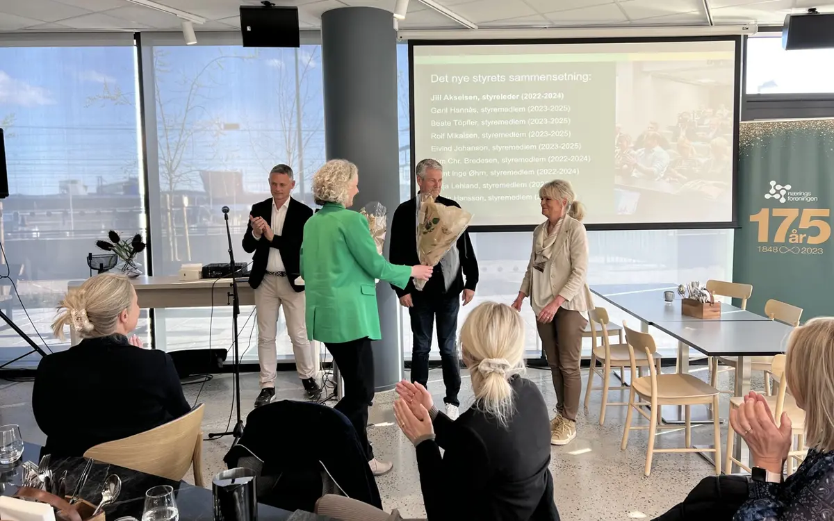 Takker for seg: Terje Jochumsen, Anne Brøvig og Anne Grete Knudsen (ikke til stede), fikk applaus for fireårig innsats i Næringsforeningens styre.