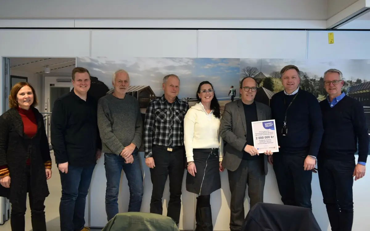 Representanter fra Vest-Agder-museet, Bragdøya kystlag, SpareBank 1 SR-Bank og Sparebankstiftelsen SR-Bank.