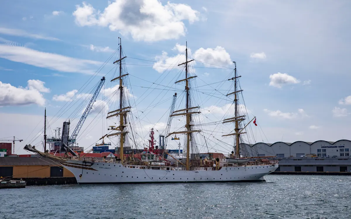 Fullriggeren har seilt rundt Atlanteren med 67 elever i nesten 10 måneder. (Foto: Gunnar E. Nilsen)