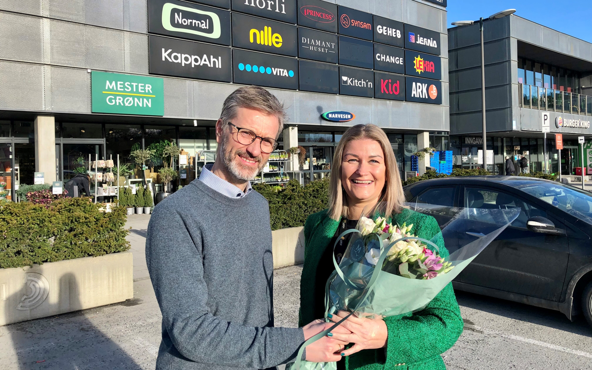 Bilde: N247. Fv: Eiendomssjef, Svein Olav Birkeland, og Christina Omland.