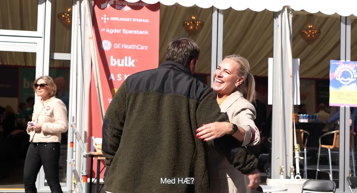 Gjenopplev en dag fylt med energi, muligheter og gode møter under HÆ - Agder på Youngstorget.