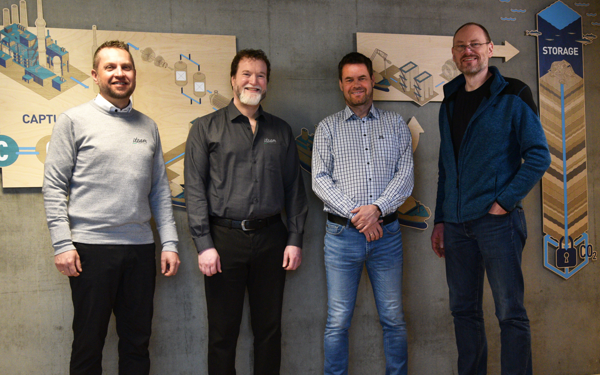 Fra venstre: Tor Inge Nilsen og Kjetil Hagman fra iteam, Christian Rønningen og Jan Henry Hansen fra Gassnova