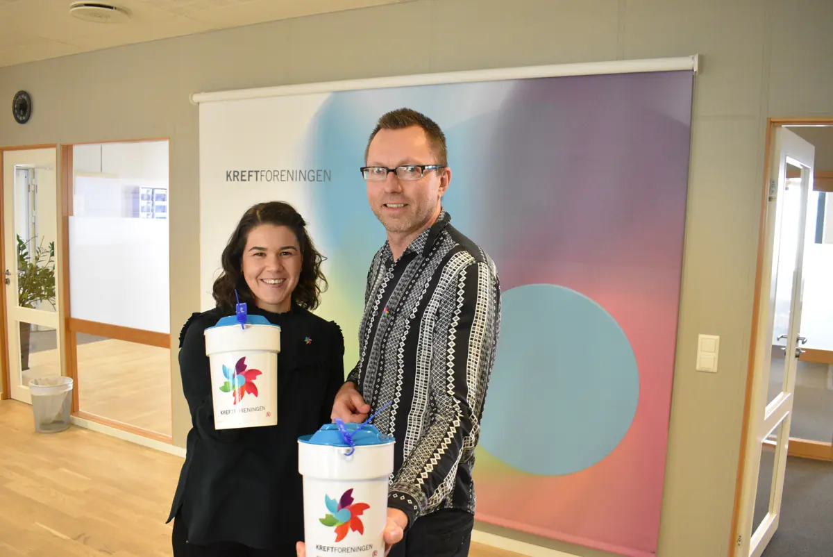 Geir Wehus og Ane Ek Drange i Kreftforeningen i Kristiansand. Foto: Kreftforeningen