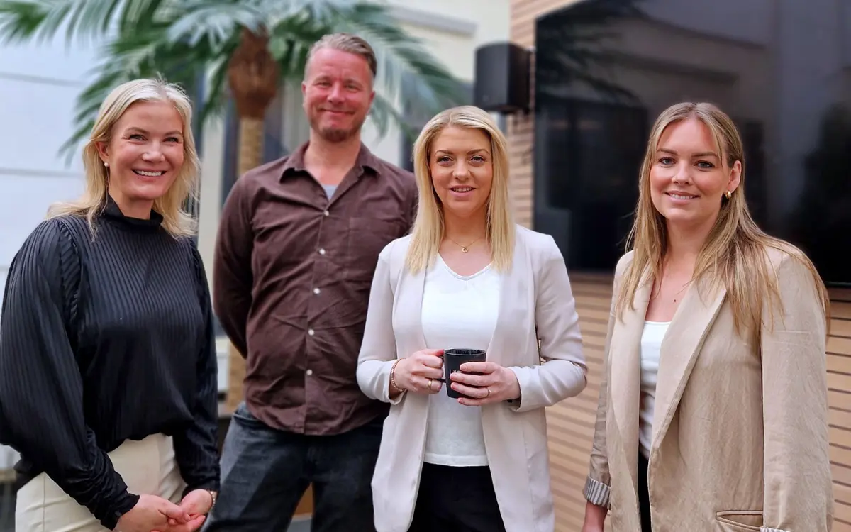 IM-prosjektet ble presentert på B2B-frokost hos Næringsforening i Kristiansandsregionen 7. mai. Fra venstre: Ingrid Sundli Høibo (Næringsforeningen), Jo Erlend Thunberg (Tangen videregående skole), Jeanette Tharaldsen (Digin) og Andrea Bang (Næringsforeningen).