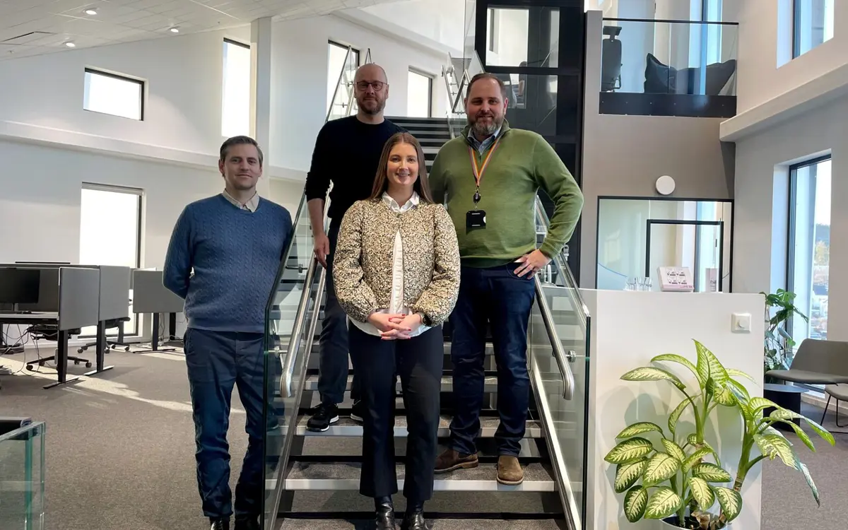 Foto fra venstre: Thomas Seljevoll (QP), Frank Wehus (Capgemini), Lene Odde (QP) og Øyvind Mjølund (Capgemini).