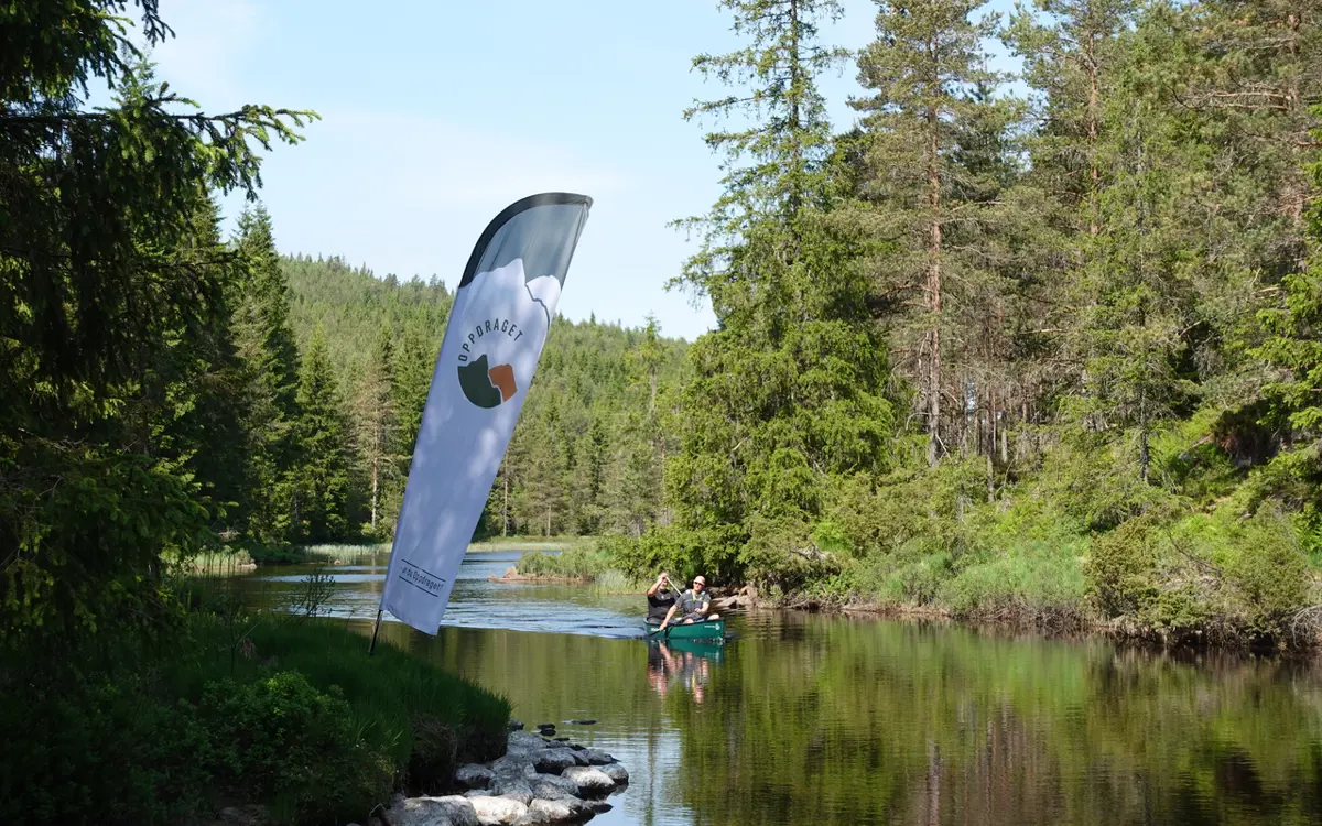 Laget måtte selv finne veien ned vannsystemet mot Oggevatn, under det første oppdraget til Oppdraget AS.