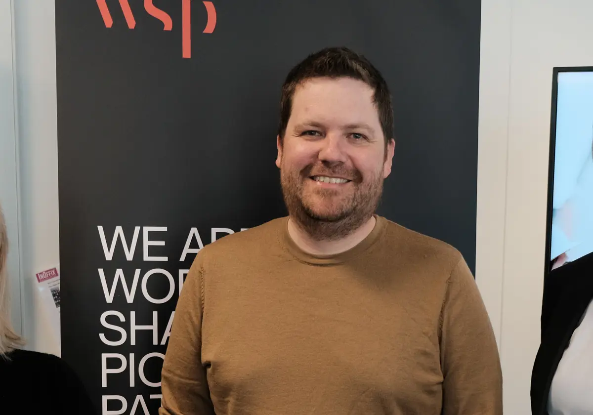 Kontorleder Espen Solheim-Kile ser fram til å ta imot mange nye kolleger på WSPs kontor i Kristiansand. (Foto: Privat)