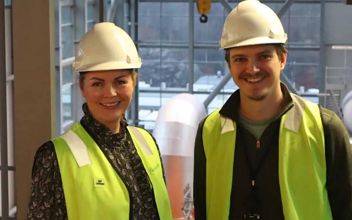 Åse Størkson (Bouvet) og Ivar Bergem Strand (Returkraft). Foto: Bouvet.