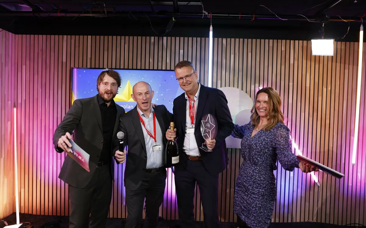 Jubelen stod i taket da Proplan vant prisen Årets Partner 2022. F.v. Øyvind Larsen, Odd Ingve Garpestad, Hallvard Dale og Julie Grønlund.