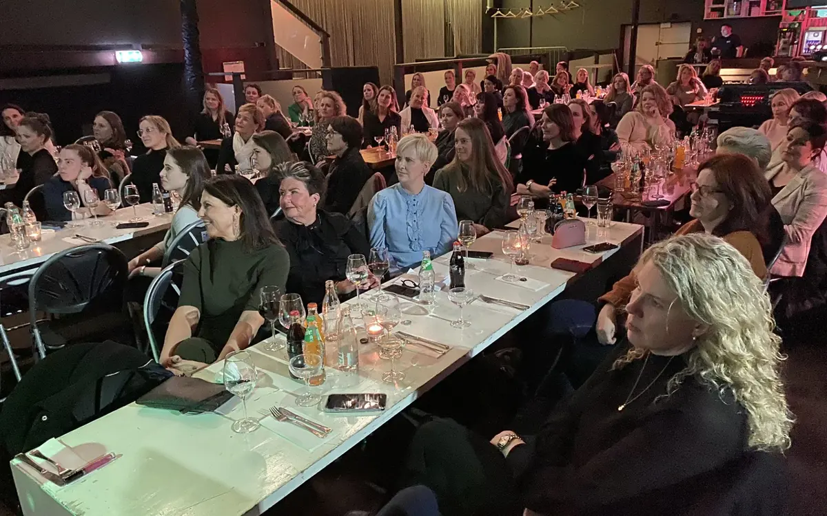 Over 100 av nettverkets 300 medlemmer deltok på feiring av WiBs femårsdag på Kick scene.