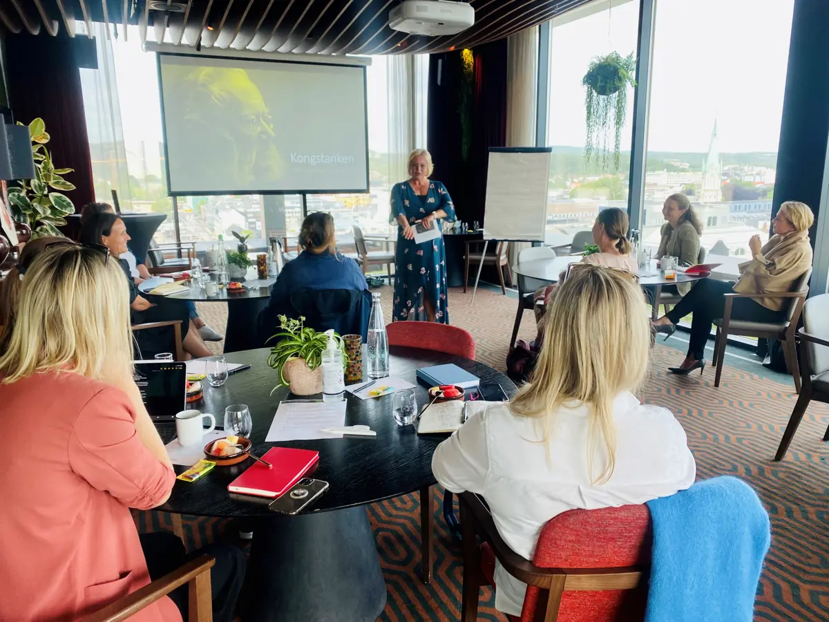 Heidi Minde under første lederutviklingssamling på Caledonien. Minde leder programmet, som består av fire lederutviklingssamlinger, med avslutning i januar 2022.